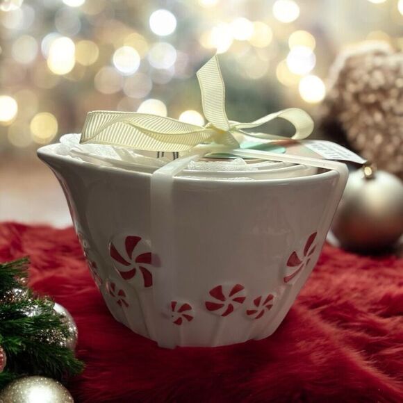 Peppermint Candy Christmas Measuring Cups by Bakeshop NWT - Picture 2 of 5
